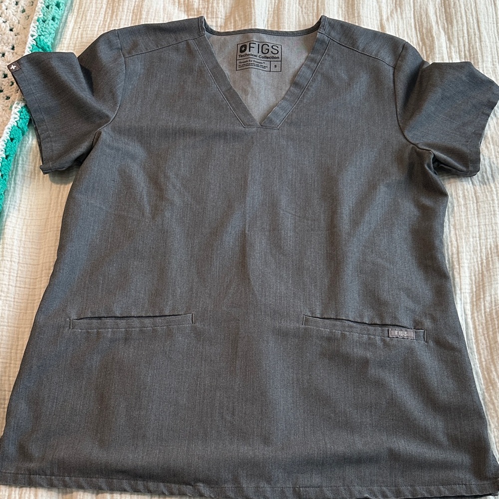 FIGS Graphite Scrub Top